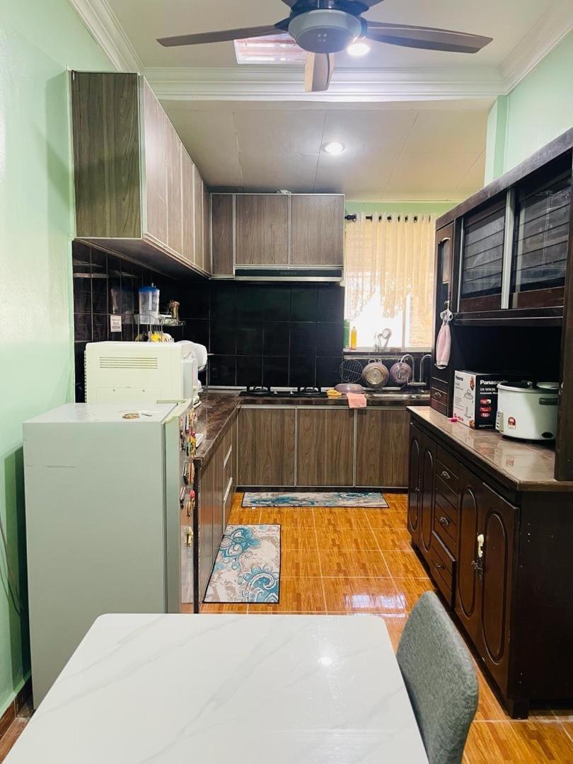 Mak Kuntum Homestay Сунгай Петани Екстериор снимка